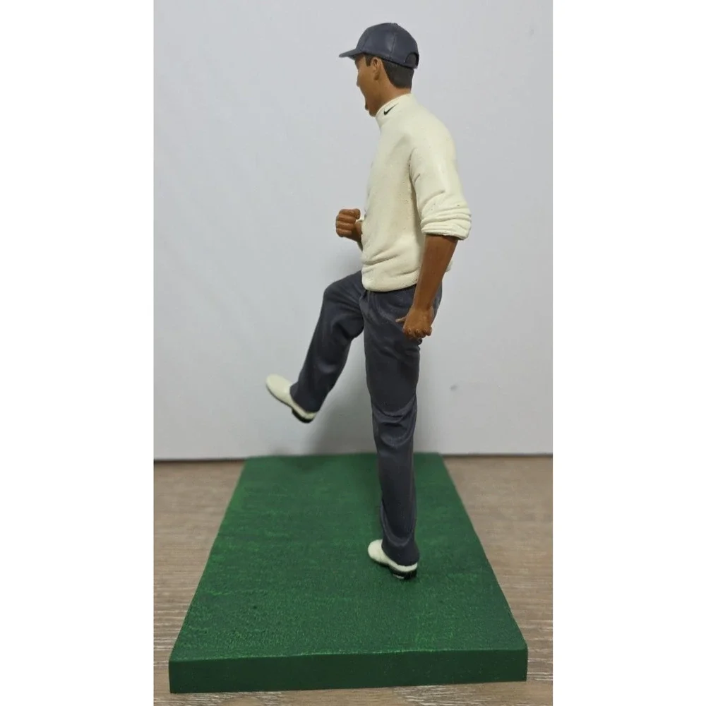 2008 Upper Deck Pro Shots‎ Series 1 Tiger Woods White Shirt Action Figure 8”